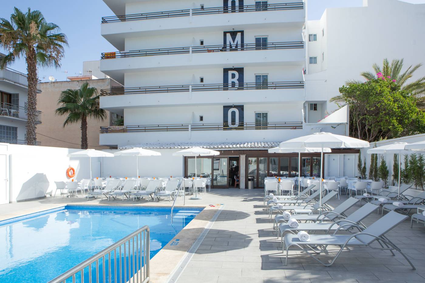 https://photos.hotelbeds.com/giata/original/00/004416/004416a_hb_p_018.jpg