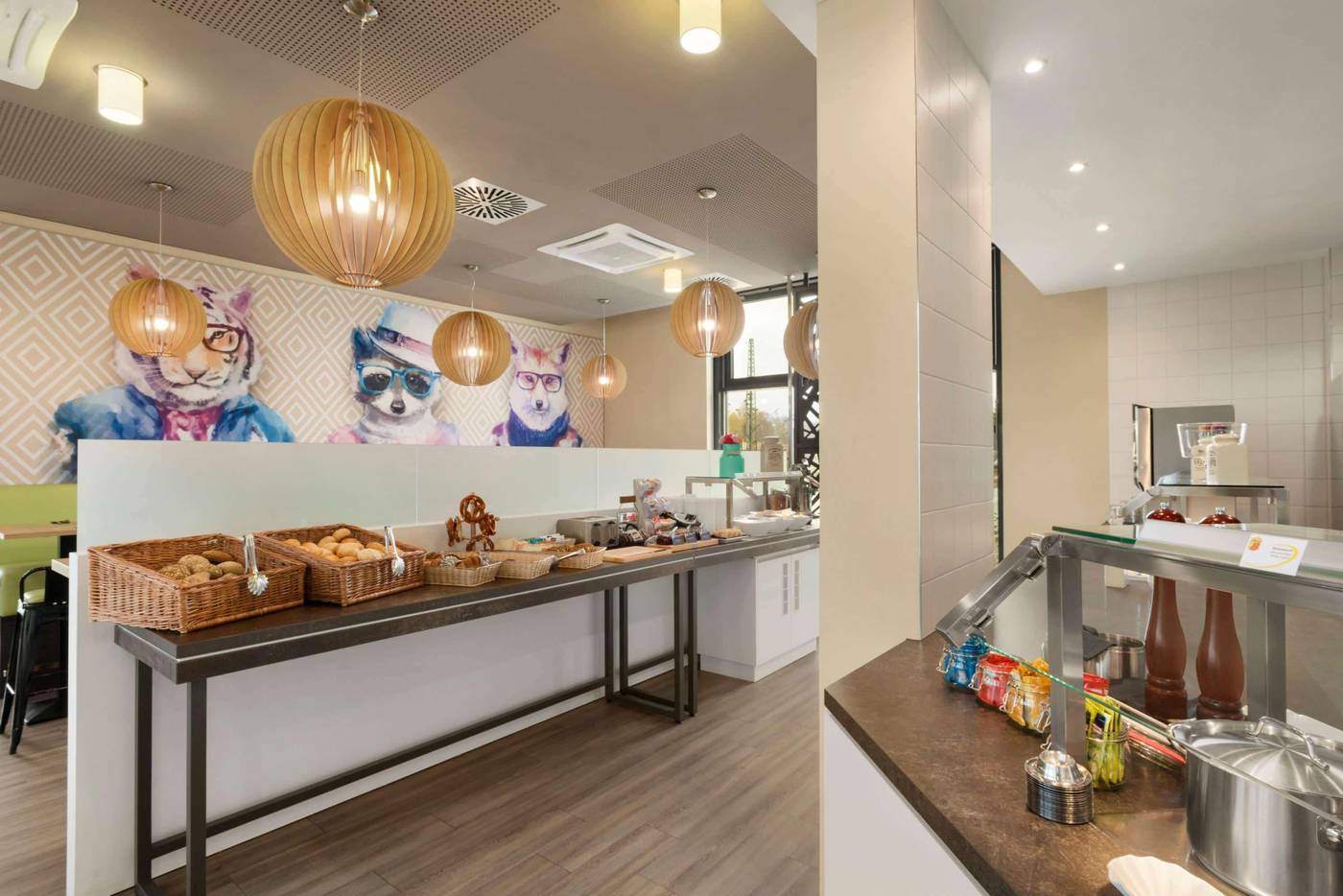 Super-8-Munich-City-West-Restaurant-29