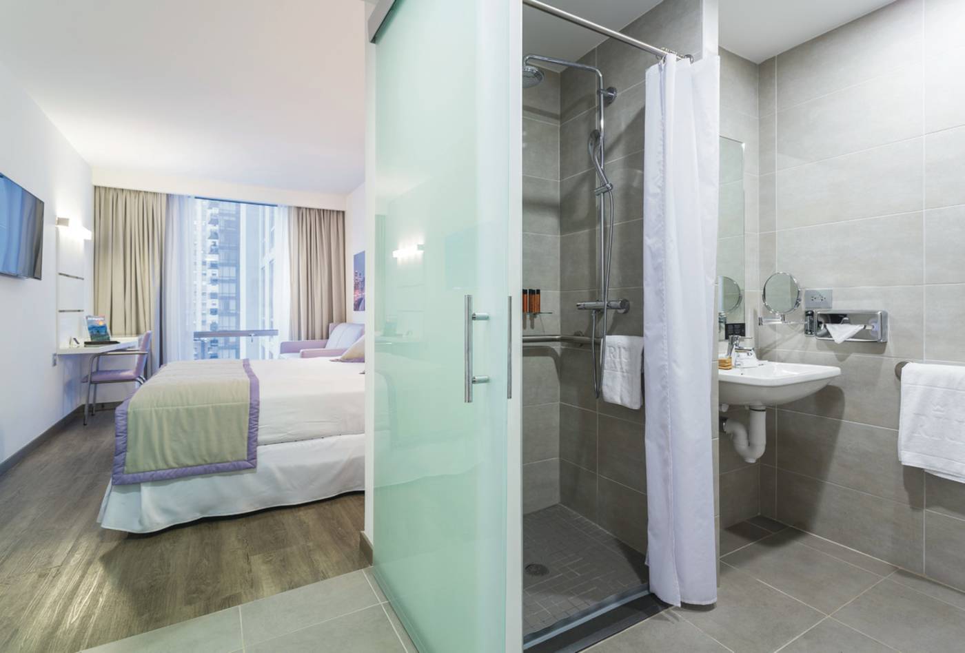 Riu-Plaza-New-York-Times-Square-Room-36