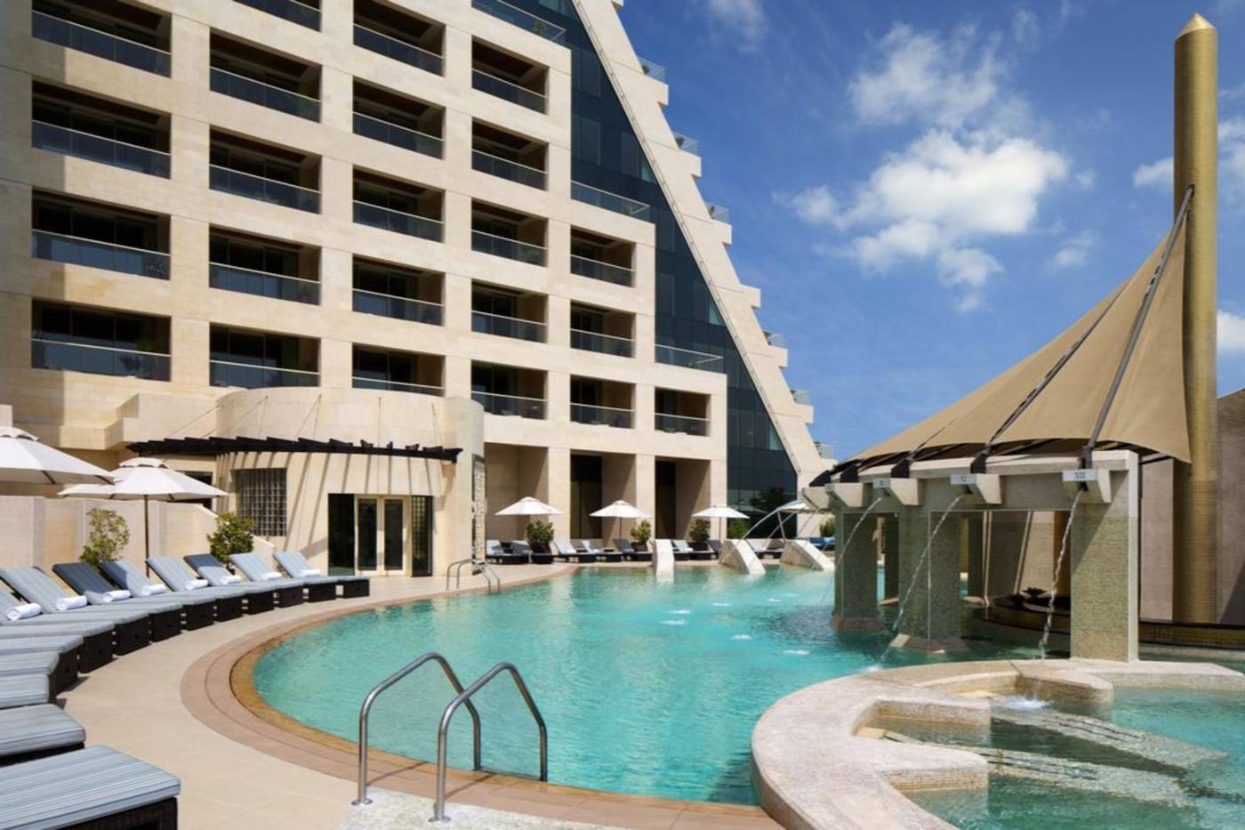 Raffles-Dubai-Hotel-Pool-4