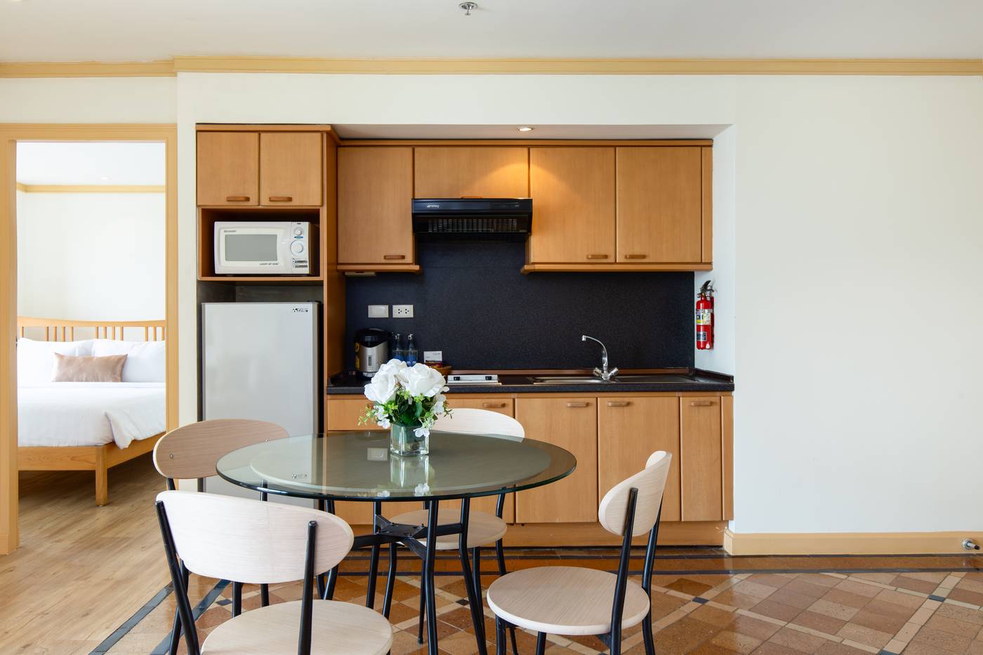 Riverfront-Bangkok-Room-7