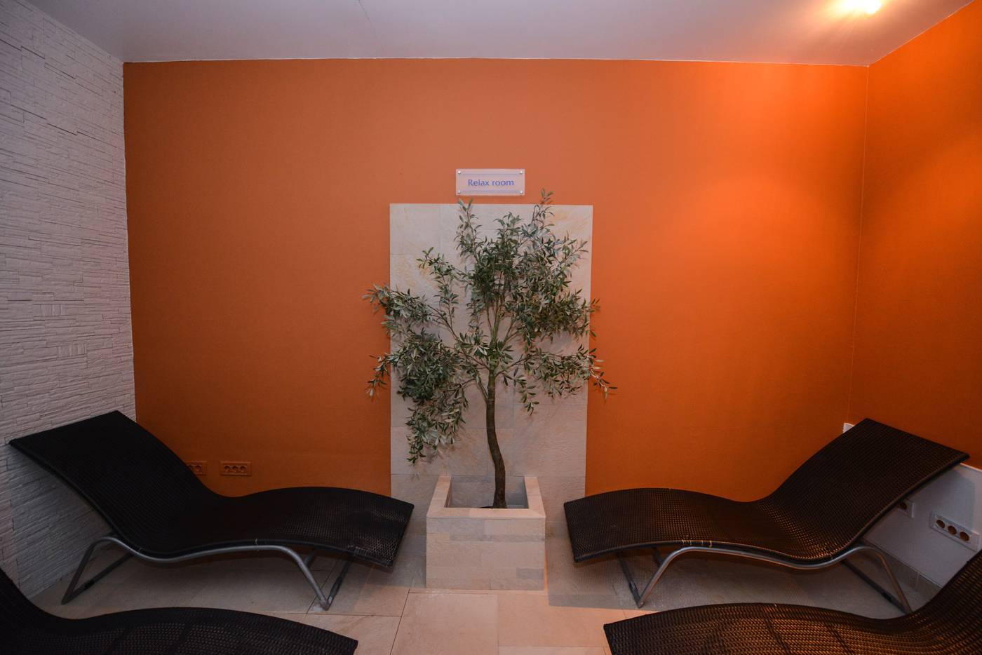 Luna-Island-Hotel-Sports-and-Entertainment-50