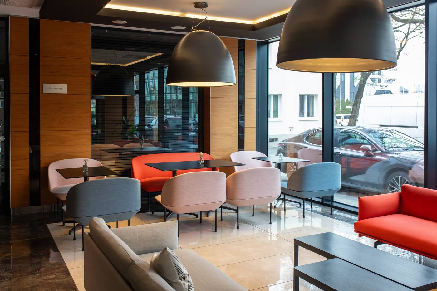 Q-Hotel-Plus-Krakow-Lobby-16