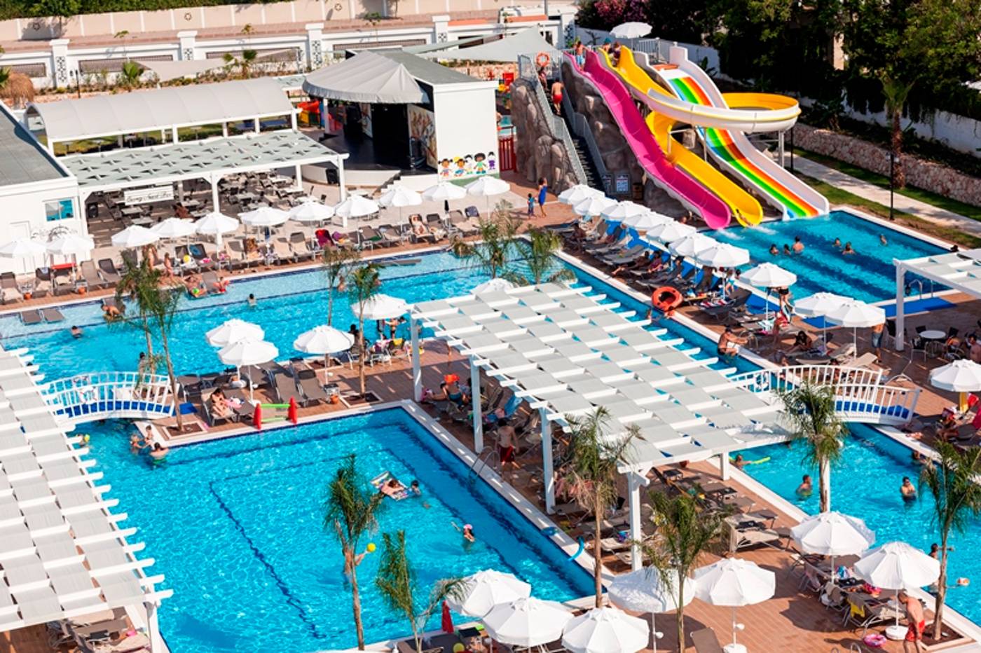 Karmir Resort & Spa