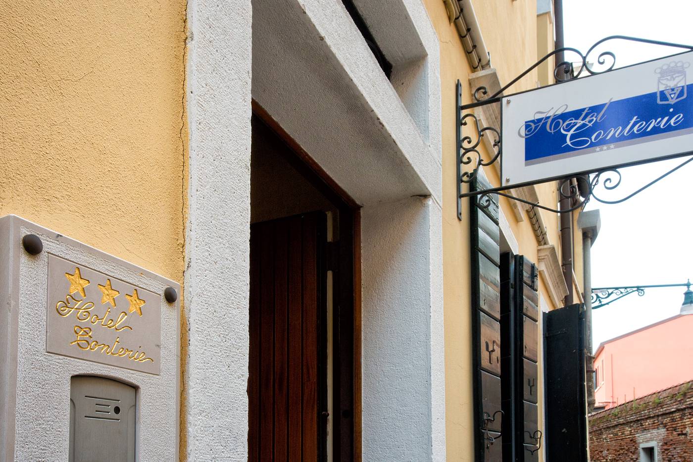 Hotel-Conterie-Lobby-4