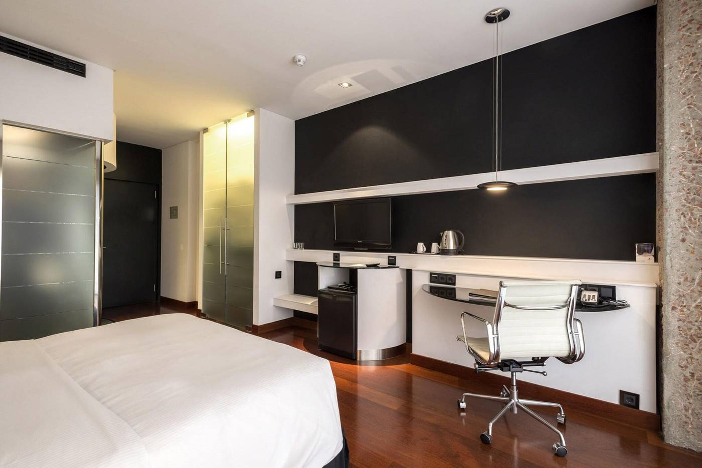 Hilton-Madrid-Airport-Room-11