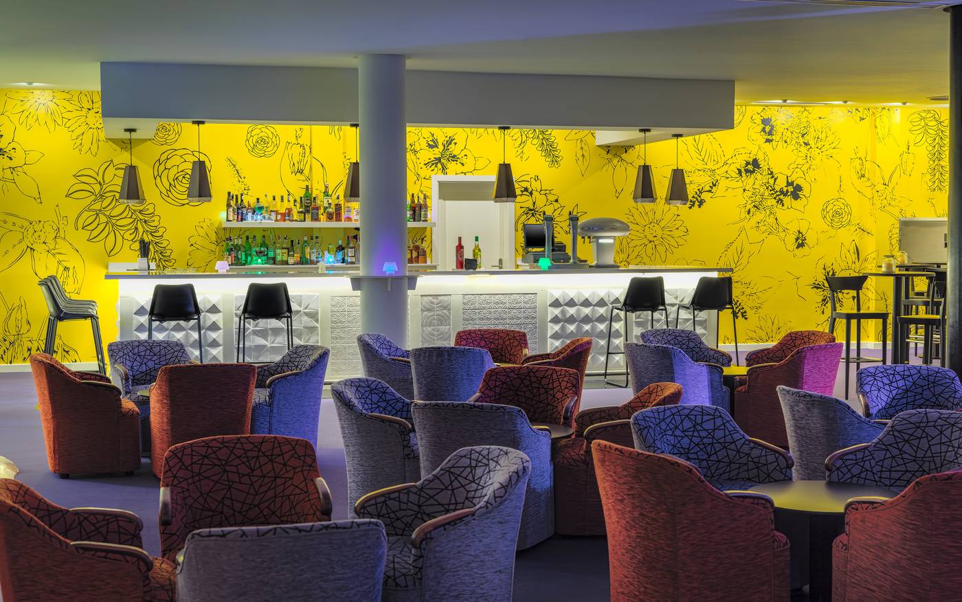 H10-Suites-Lanzarote-Gardens-Bar-30