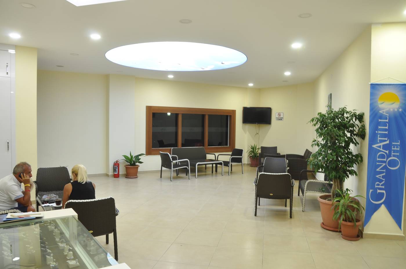 Grand-Atilla-Hotel-Lobby-41