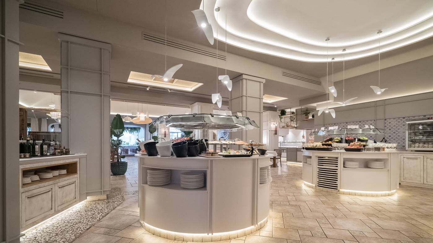 SH-Villa-Gadea-Restaurant-48