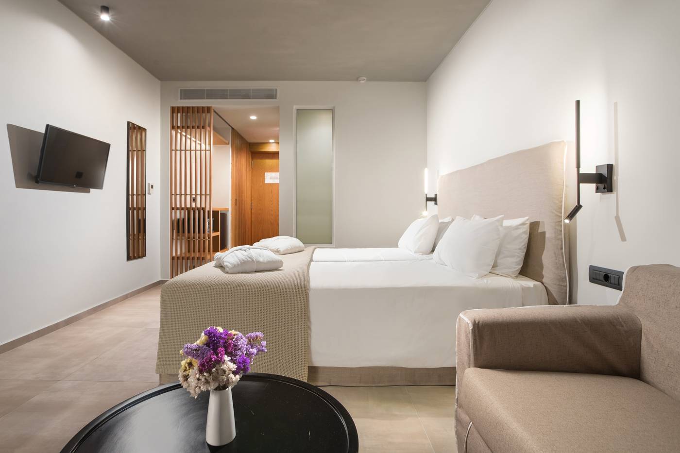 Caravia-Beach-Hotel-Room-16