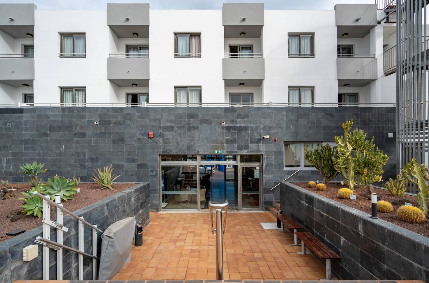 Hotel-LIVVO-Corralejo-Beach-General-view-17