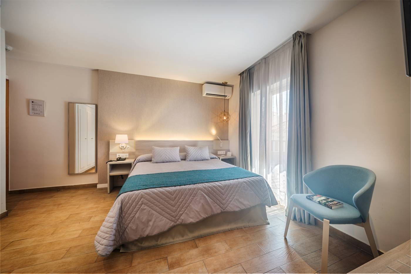 Obal-Urban-Hotel-Marbella-Room-15