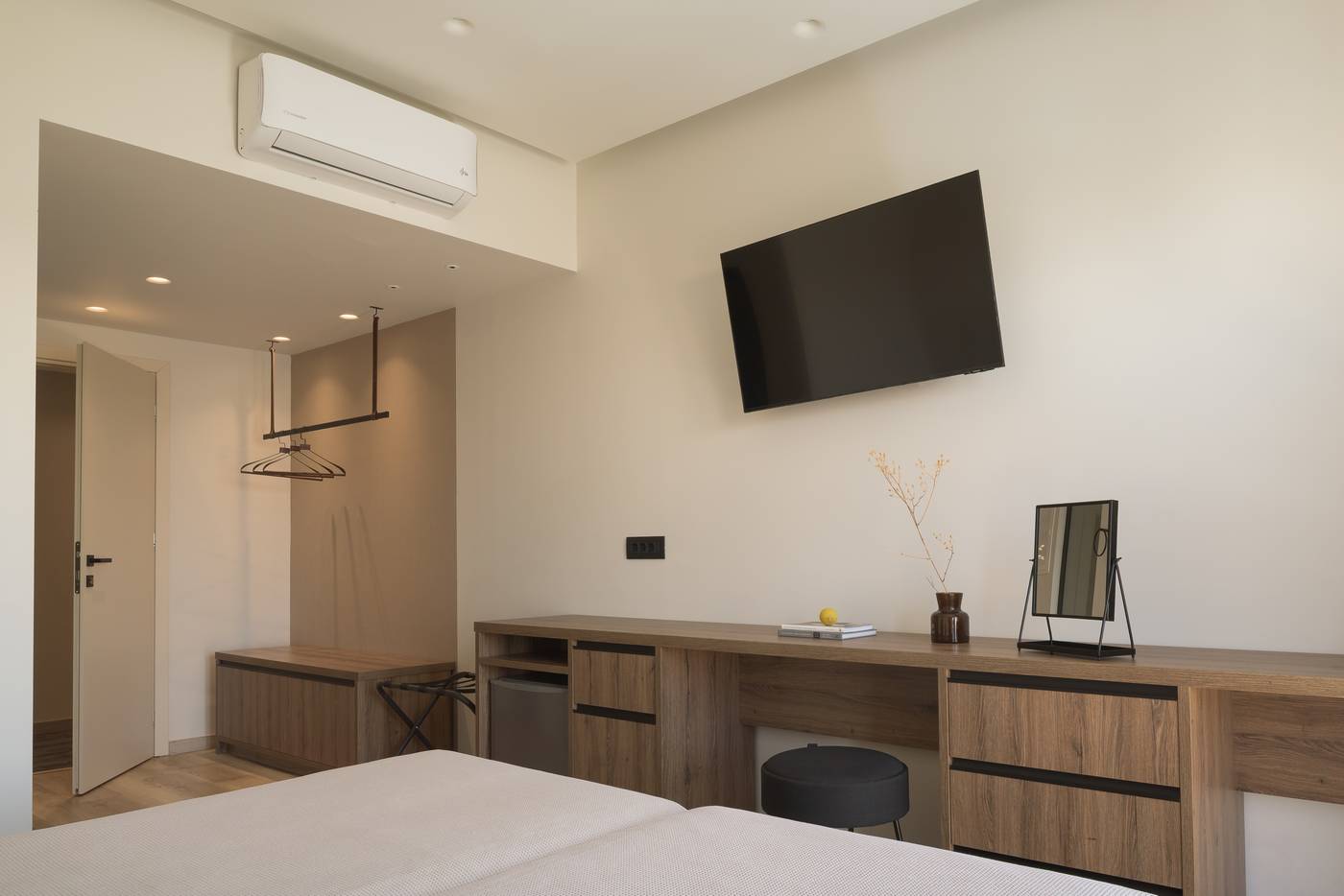 Sergios-Hotel-Room-63