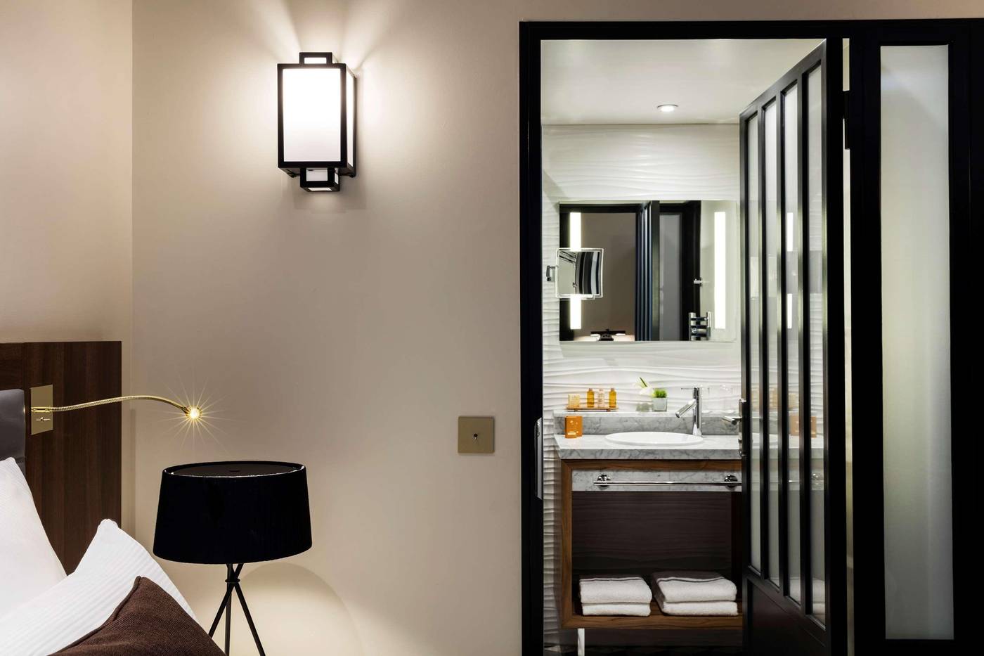 Hotel-Mayflower-Opera-Room-30