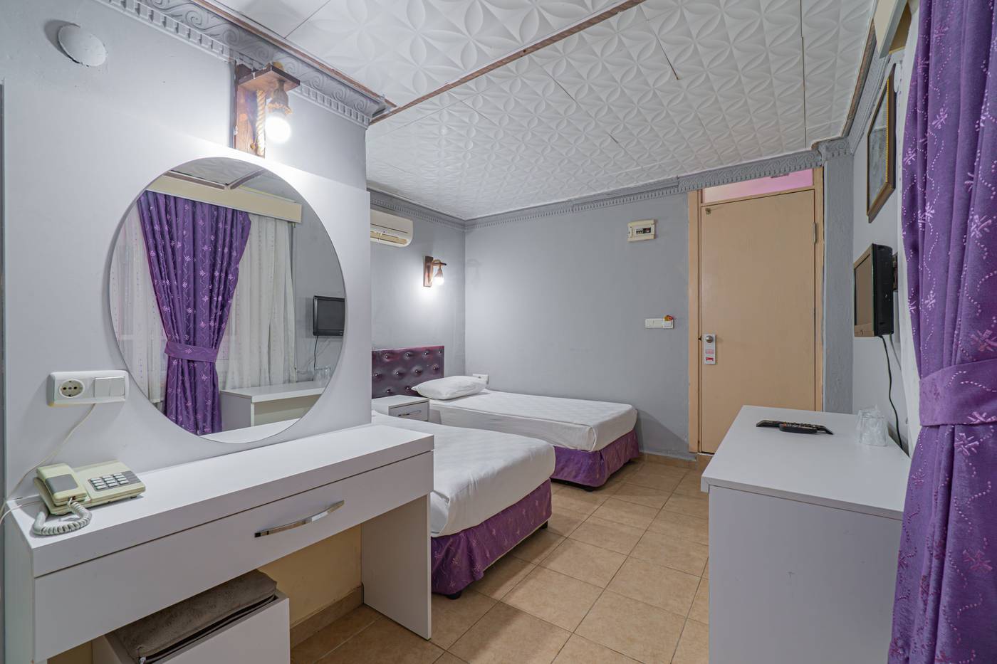 Sayanora-Hotel-Room-36