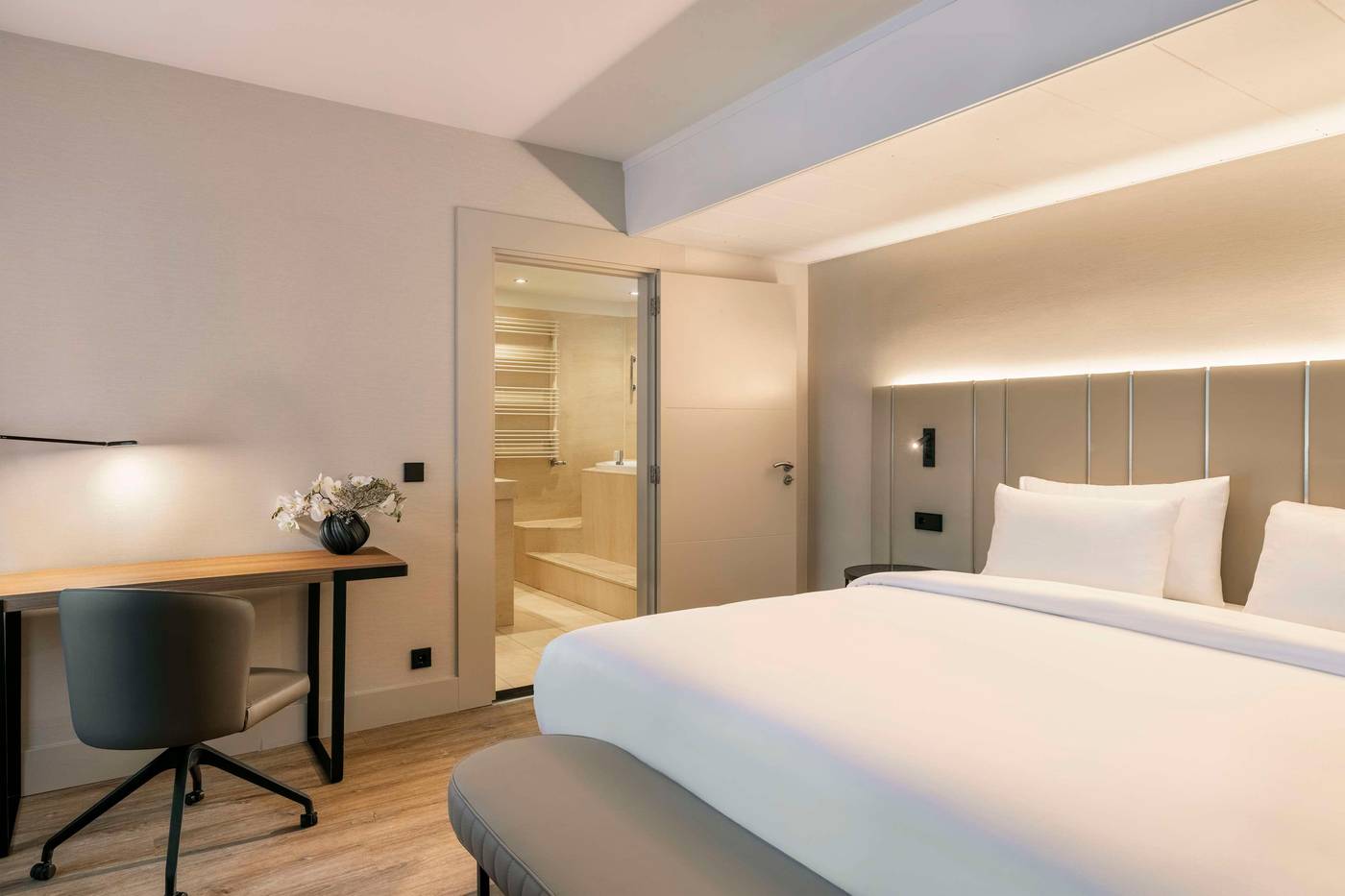 NH-Amsterdam-Centre-Room-40