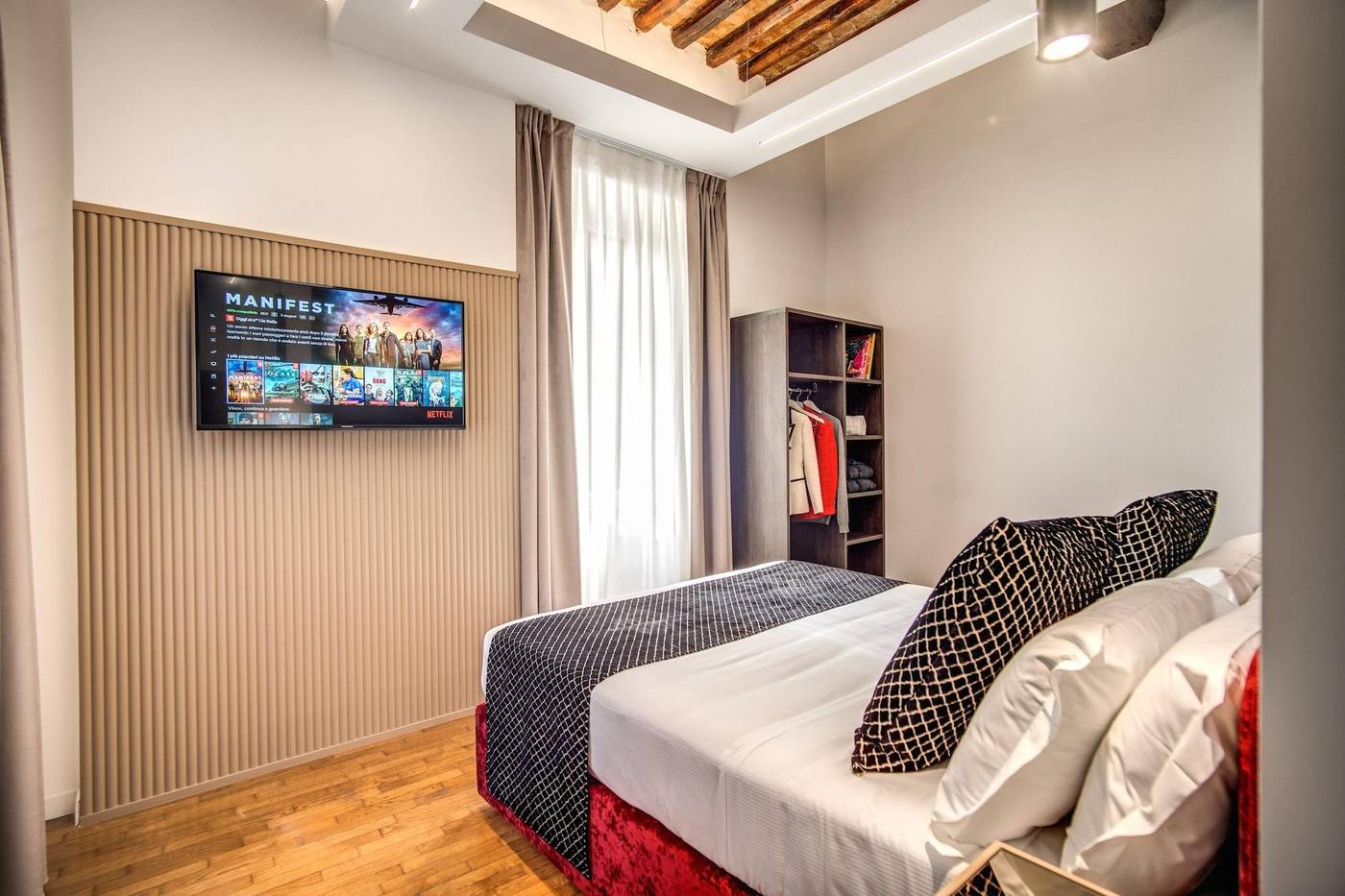 Little-Queen-Suite-Room-25