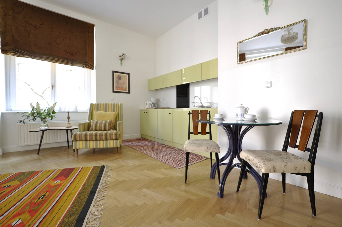 Crystal-Suites-Old-Town-Room-3