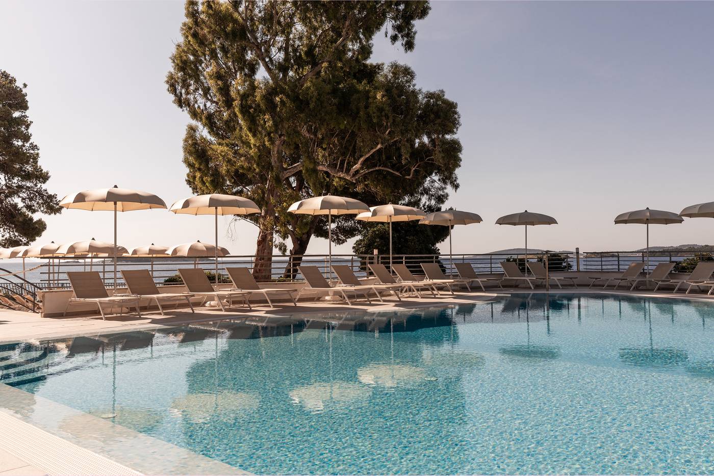 Aminess-Bellevue-Hotel-Pool-15