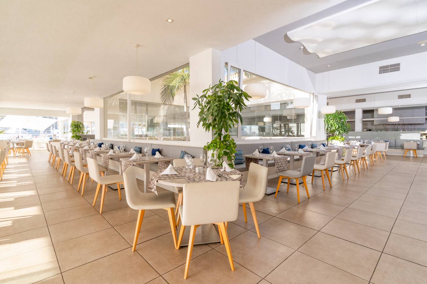 Hovima-Costa-Adeje-Restaurant-48