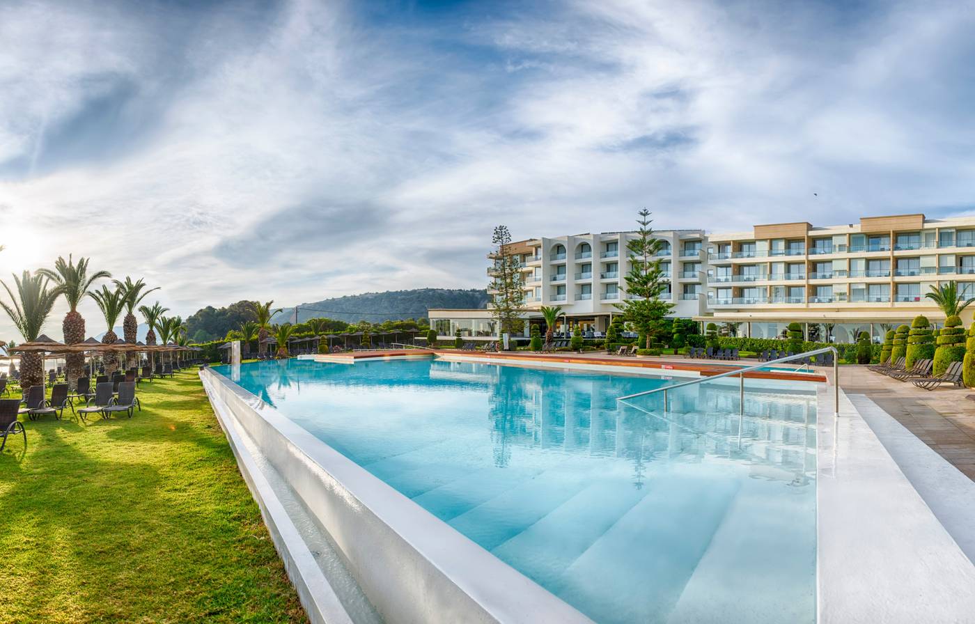 The Ixian Grand - Adults Only