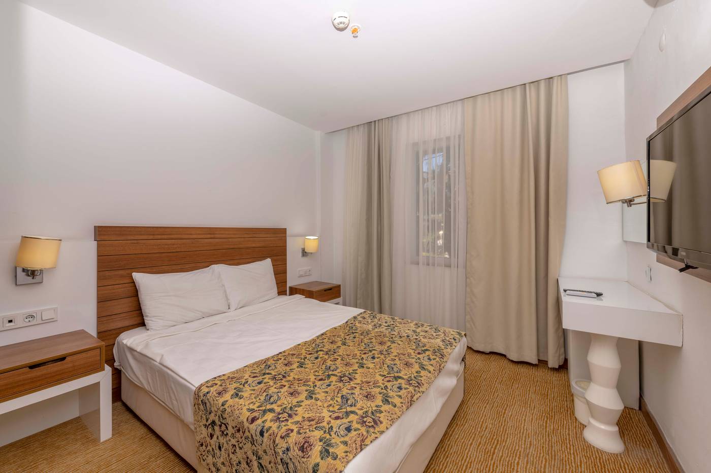 Armas-Gul-Beach-Room-35