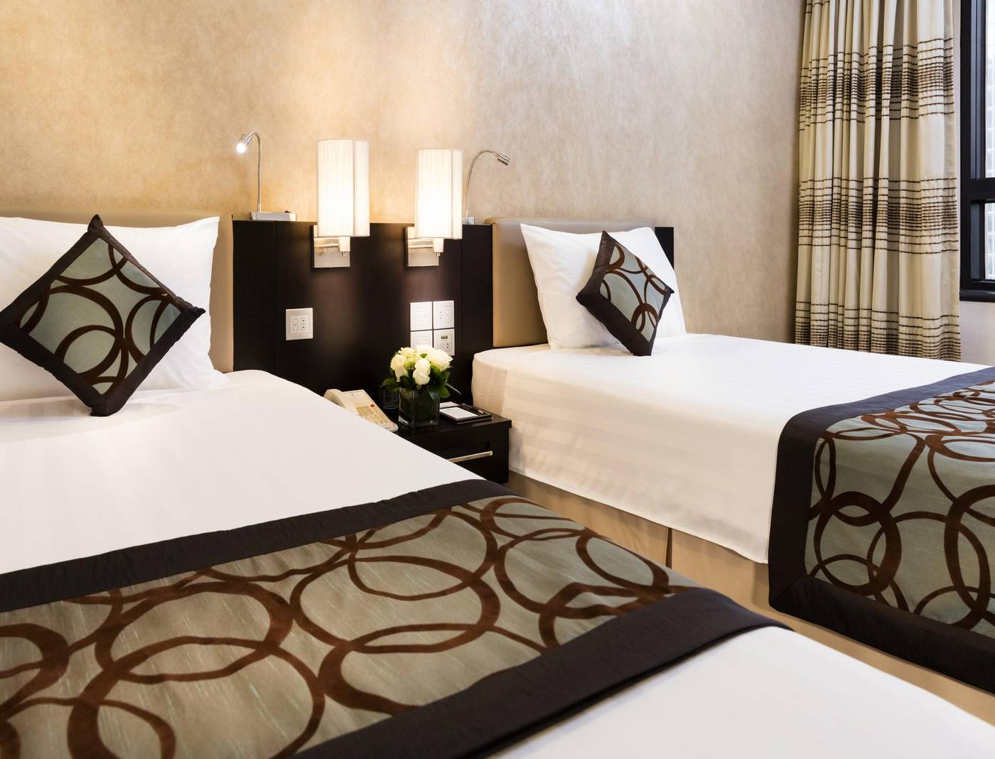 Gloucester-Luk-Kwok-Hong-Kong-Room-3