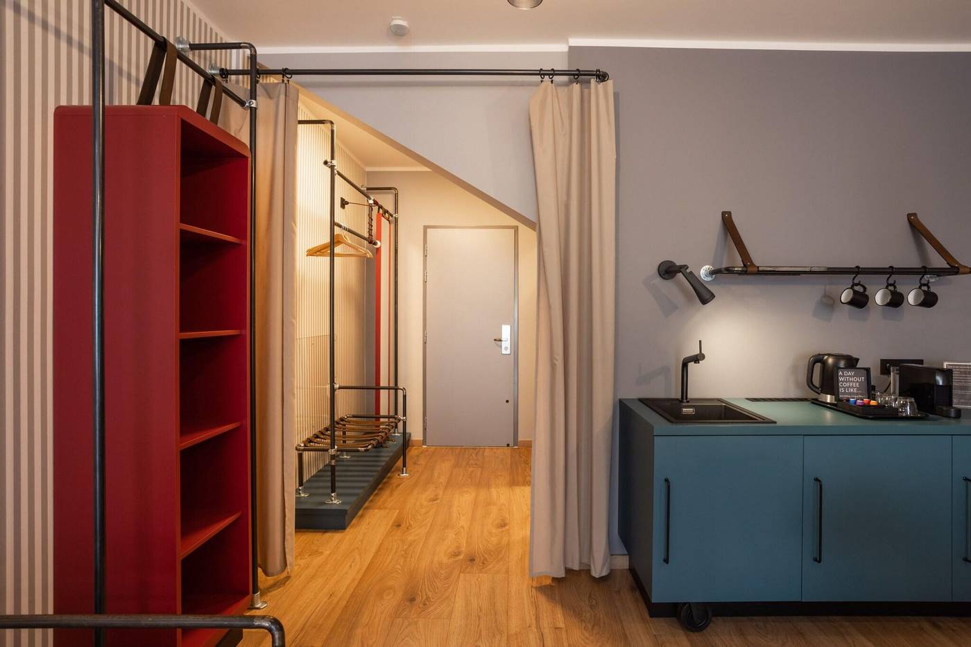 Miss-Sophie-s-Downtown-Room-6