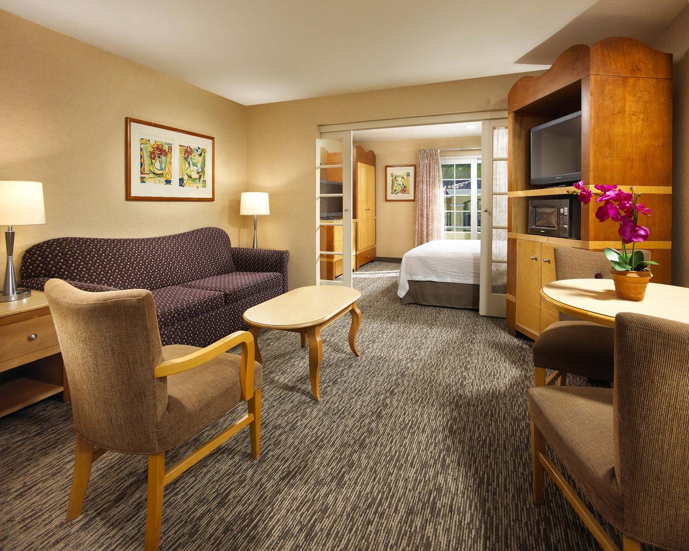 Anaheim-Portofino-Inn-Suites-Room-10