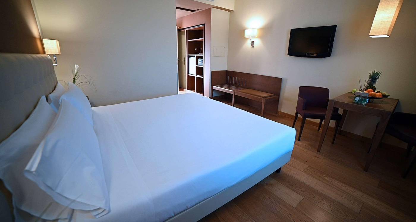 Best-Western-Grand-Htl-Guinigi-Room-26