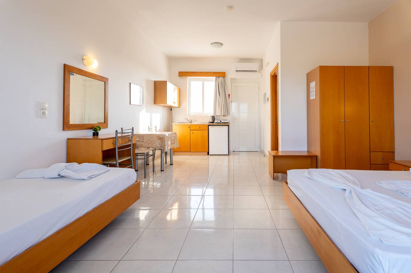 Sunlight-Studios-Room-16