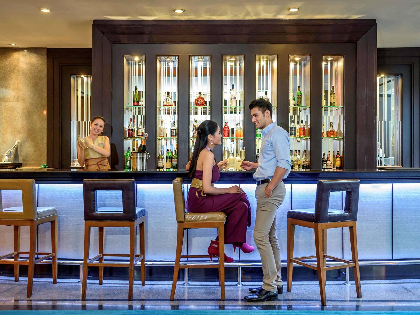 Novotel-Bangkok-on-Siam-Square-Bar-14