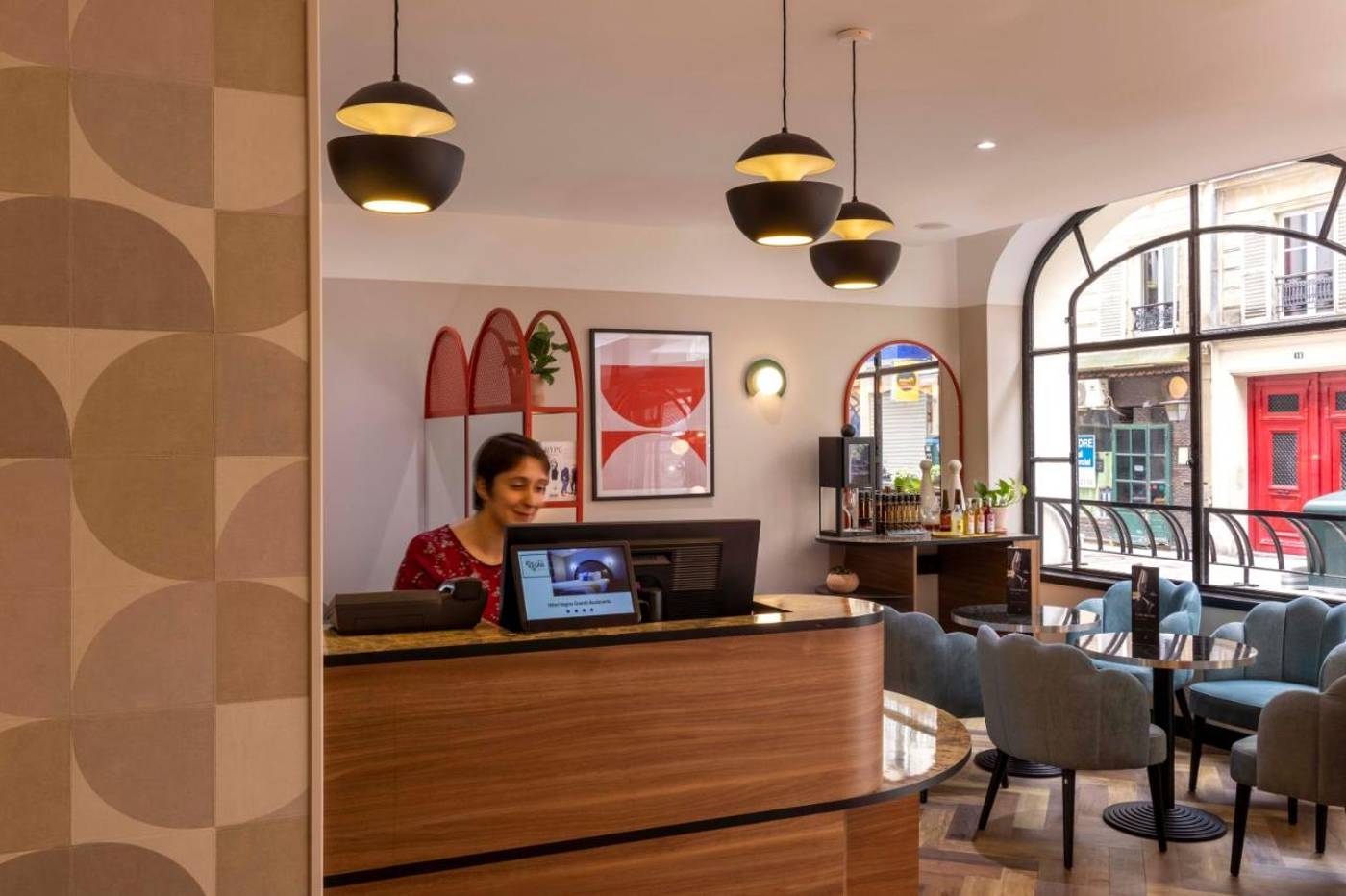 Regina-Opera-Lobby-3