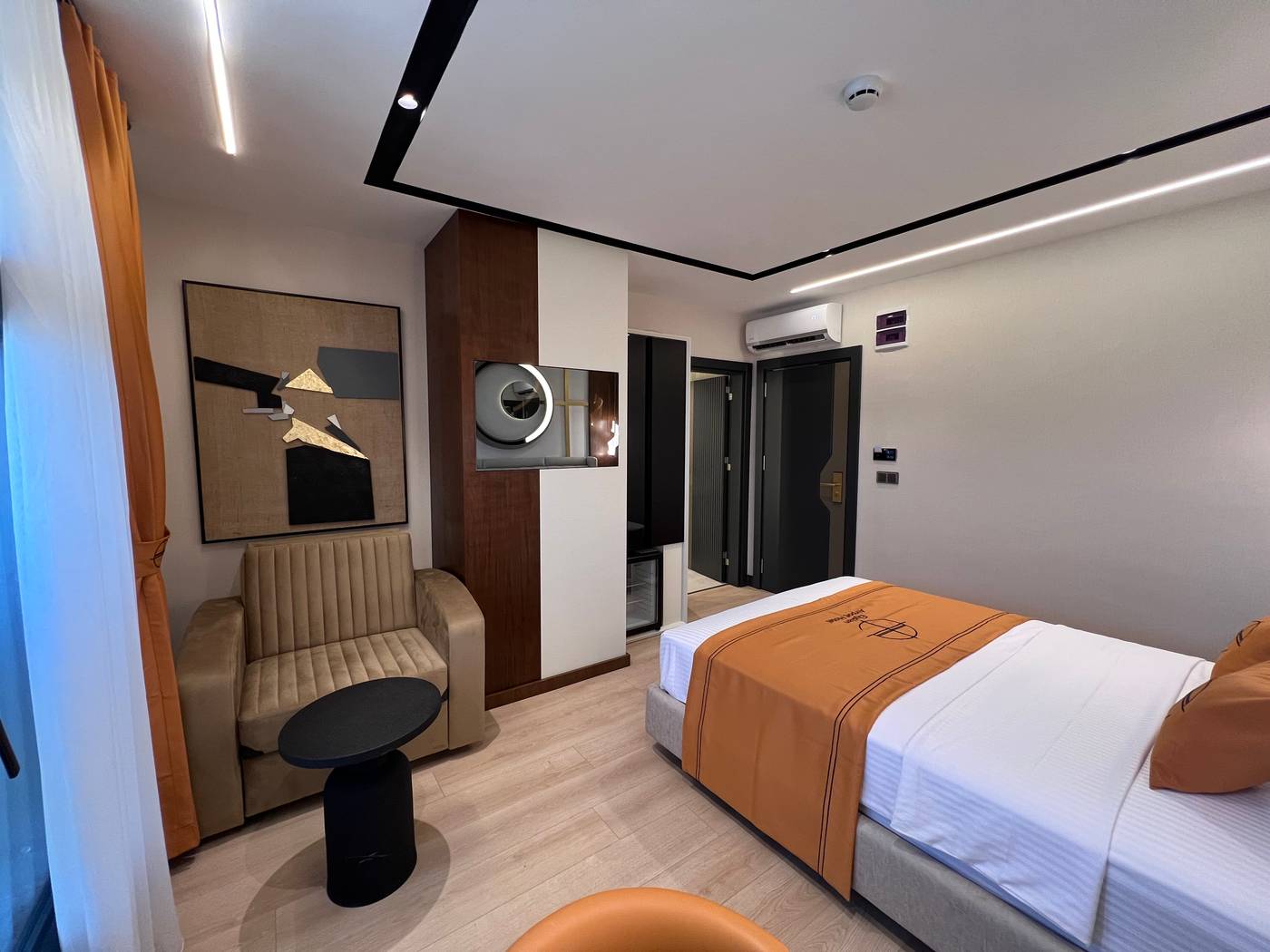 Elysian-Airport-Hotel-Room-29