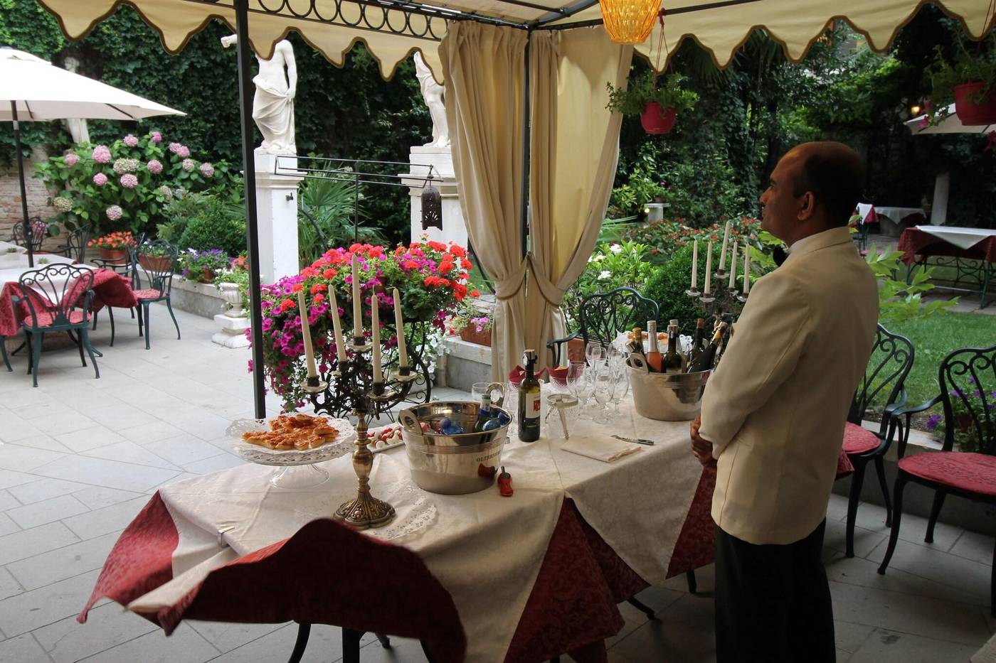 Palazzo-Abadessa-Lobby-31