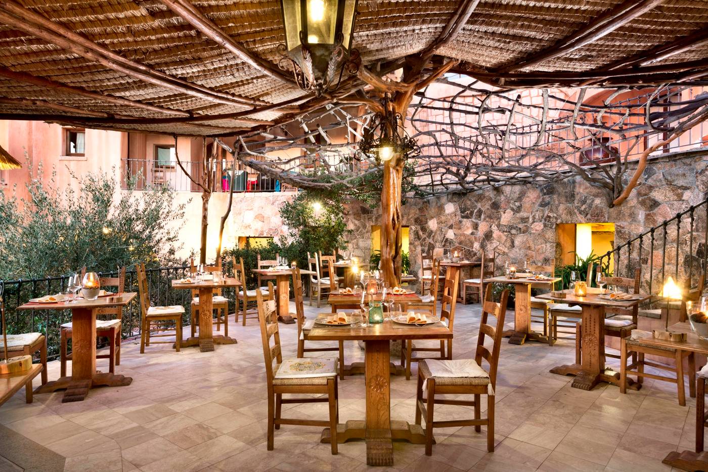 Arathena-Restaurant-12