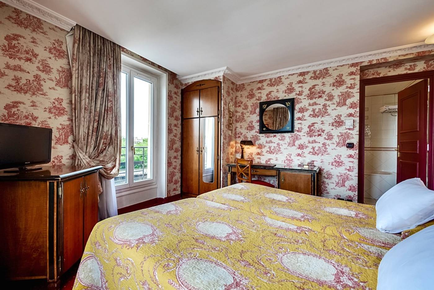 Maison-Eugenie-Room-8