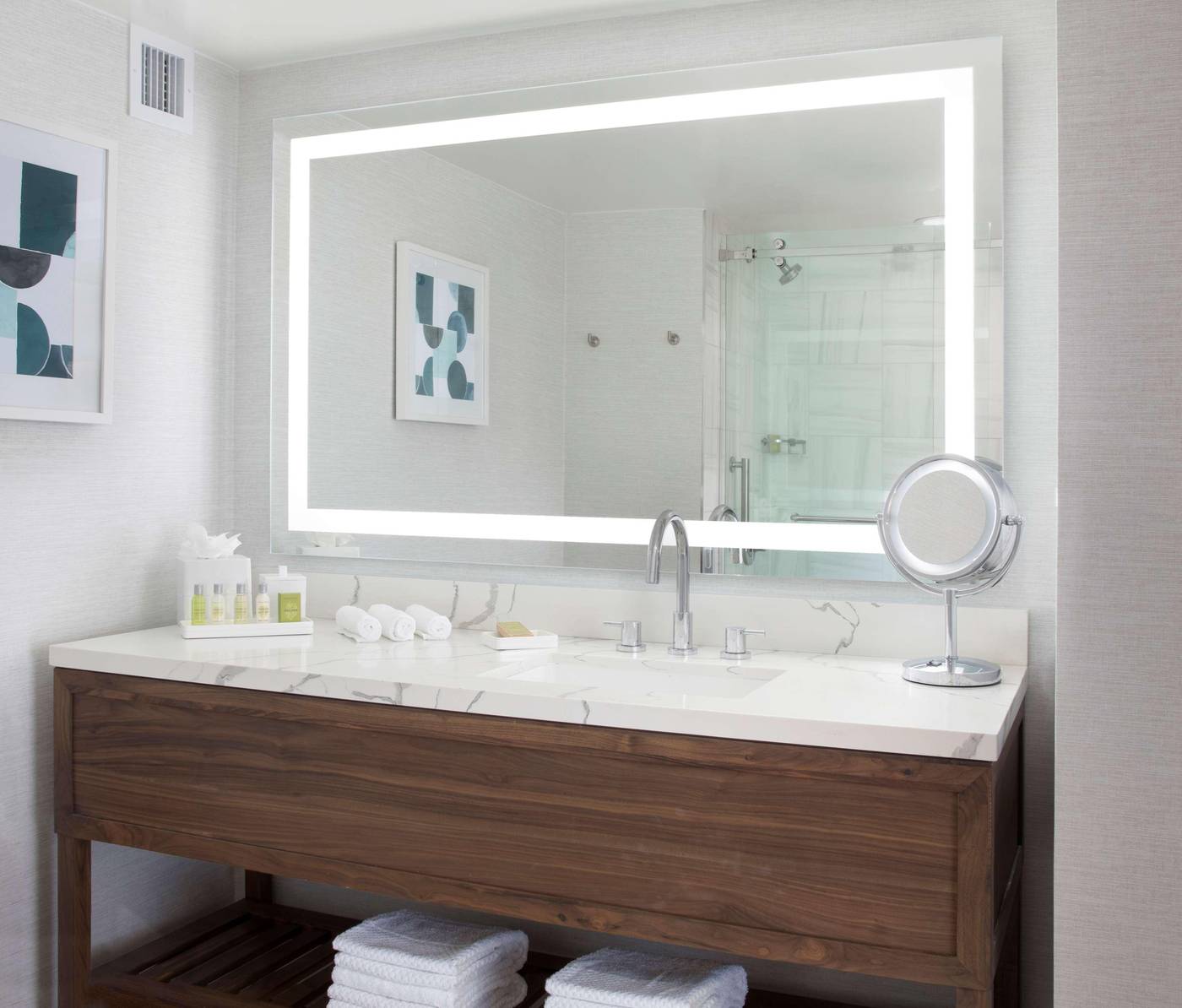 Hilton-Santa-Monica-Hotel---Suites-Room-46