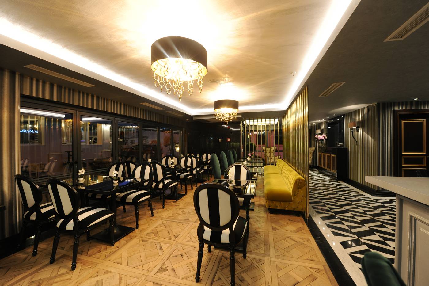 Le-Petit-Palace-Hotel-Restaurant-9