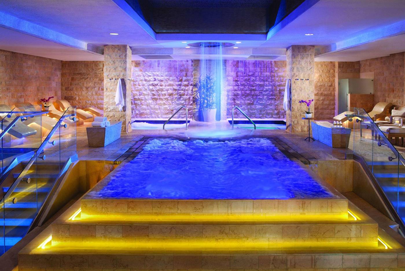 Caesars-Palace-Room-93