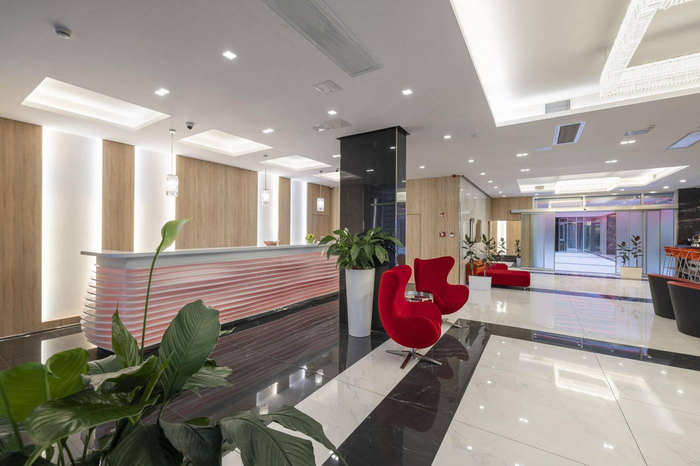 Silver-Crown-Hotel---Residence--Palace-Quarter-Lobby-4