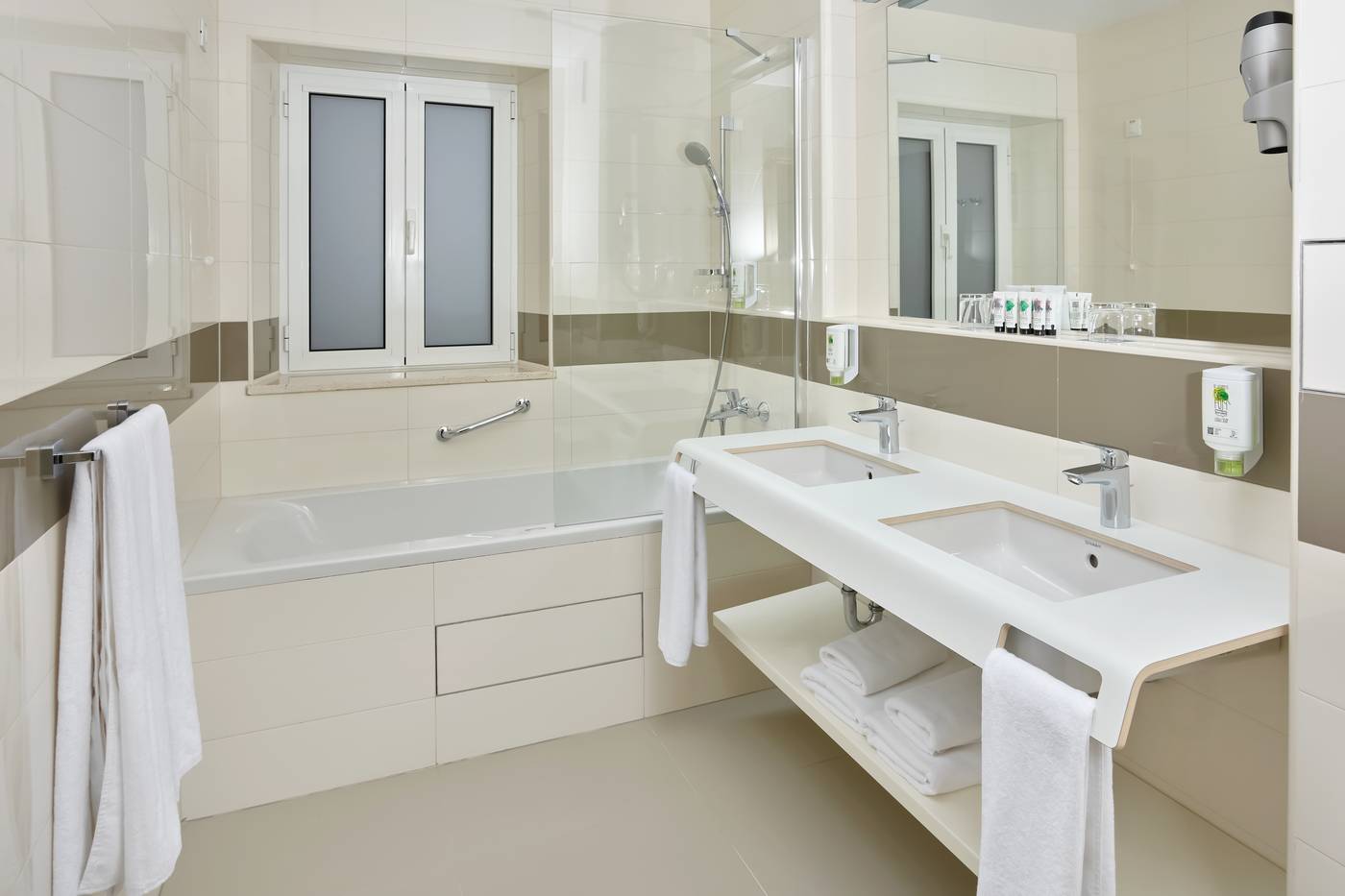 Maistra-Select-Srebreno-Villas-Room-32