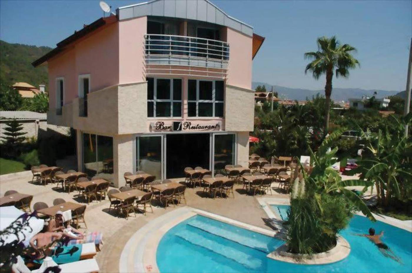 Faber-Apart-Hotel-Pool-9