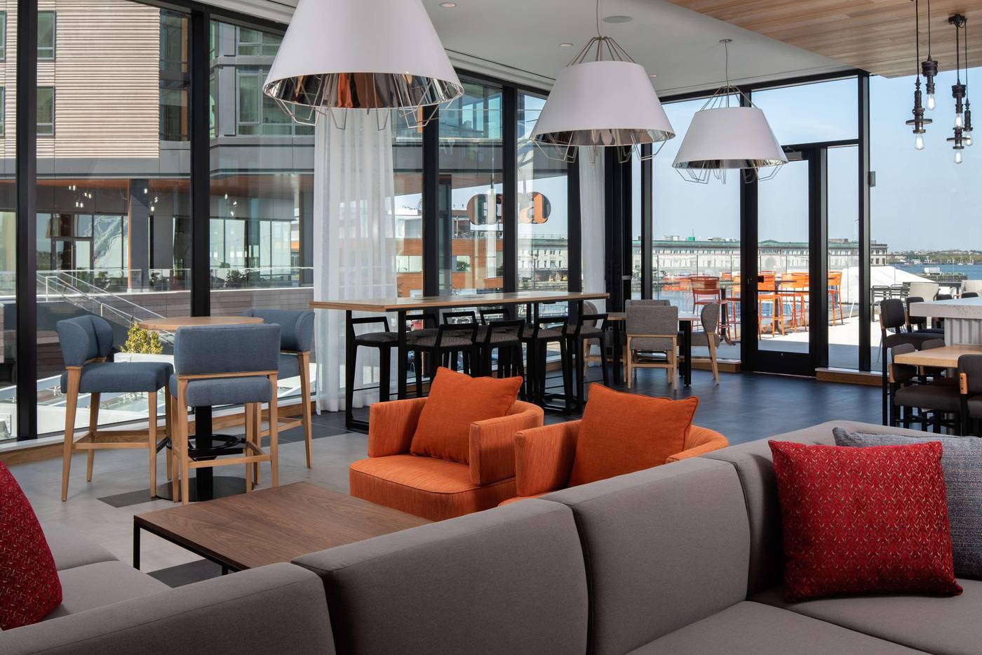 Hyatt-Place-Boston-seaport-district-Bar-5