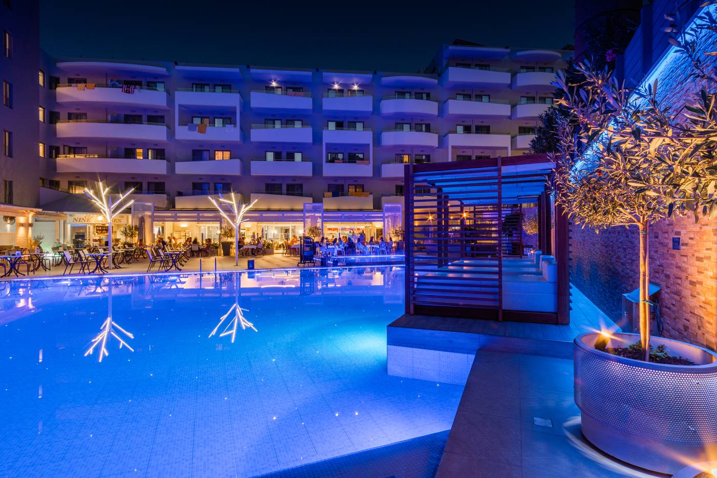 Bio-Suites-Hotel-Pool-17