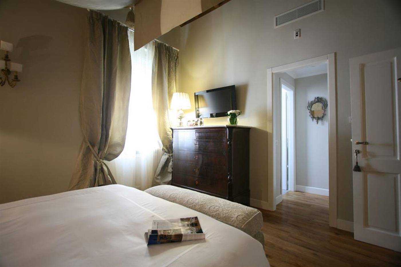 Crossing-Condotti-General-view-42