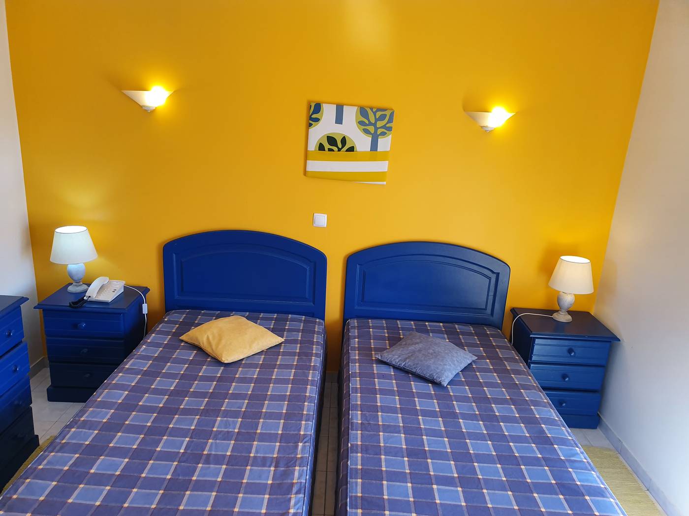 Praia-Azul-Hotel-Apartamento-Room-3