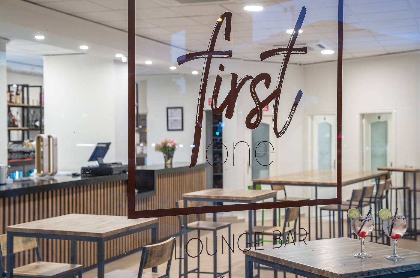 Pierre---Vacances-Benidorm-Levante-Adults-Recommended-16--Bar-21