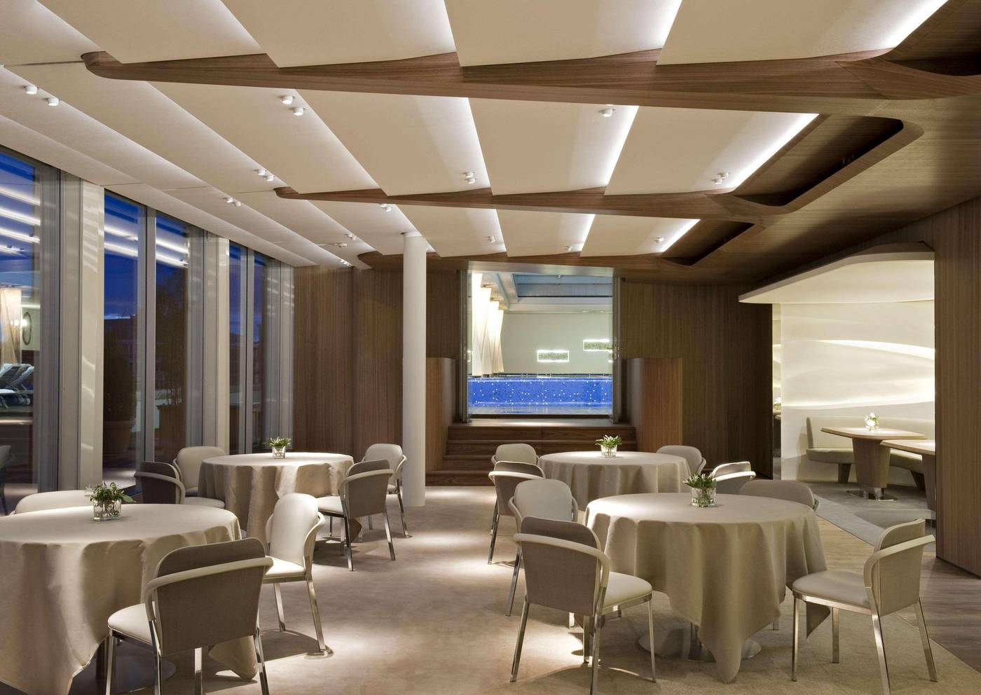 Hotel-Bayerischer-Hof-Munich-Restaurant-17