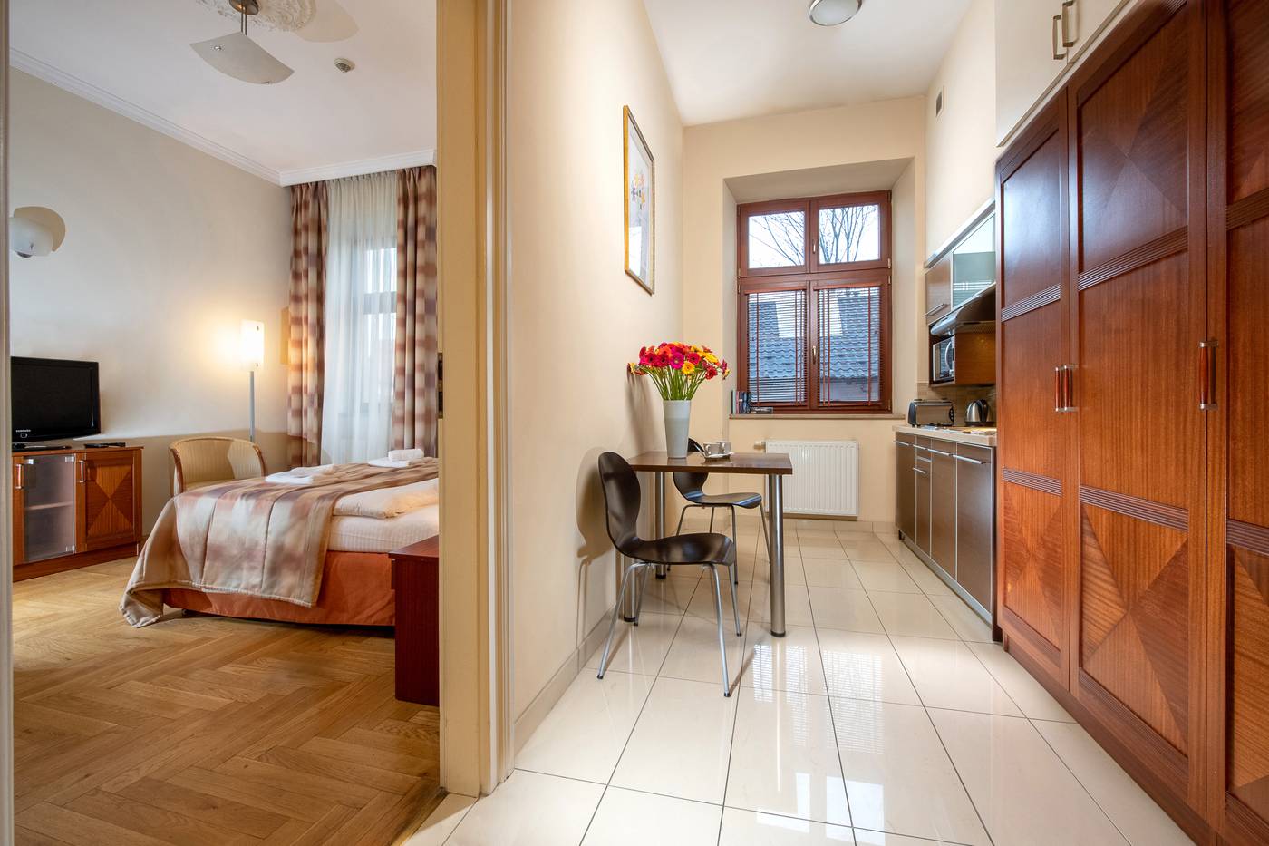 Red-Brick-Apartments-Room-4